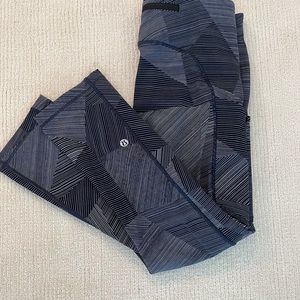 Lululemon capri leggings size 6